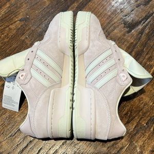 Pink (mauve putty) Adidas Rivalry Low sneaker